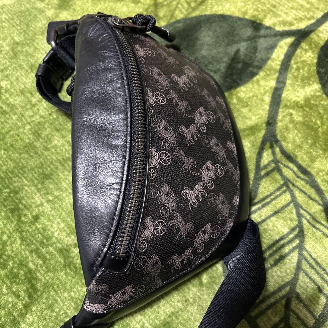 COACH 馬車パターン ボディバッグ・26日まで