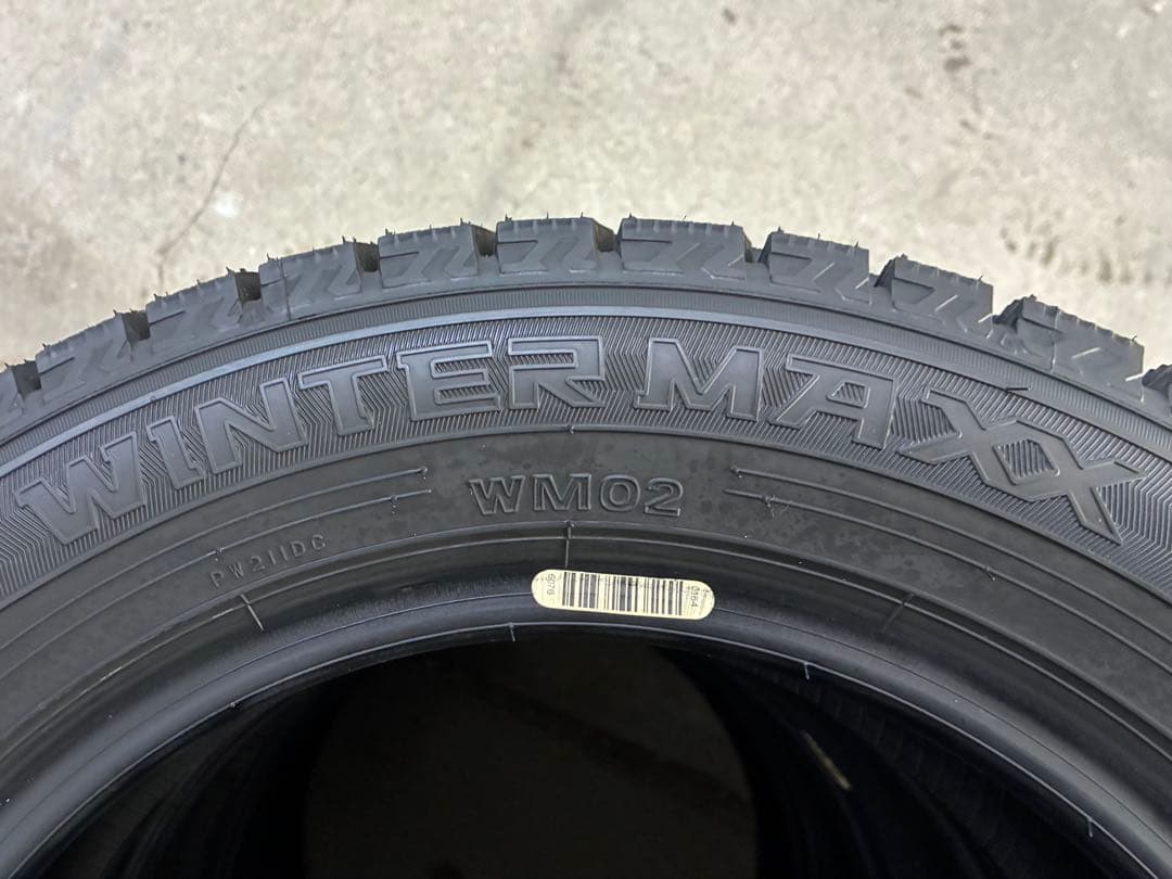 送料込み‼️ 155/65R13 国産 2025年製✨イボイボあり❗️ 冬タイヤ