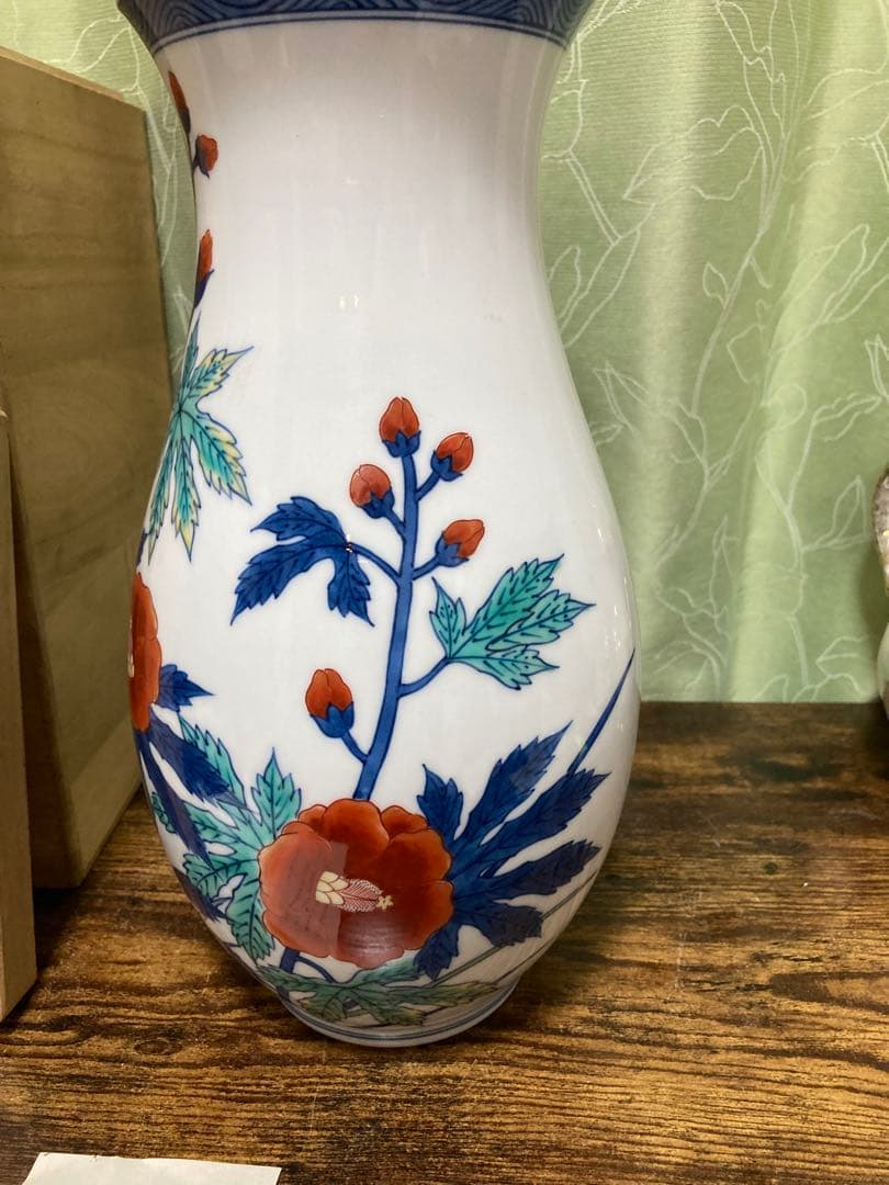 無形文化財 今右衛門焼 錦葵絵花瓶 共箱　鍋島焼色鍋島 花器　十二代今泉今右衛門