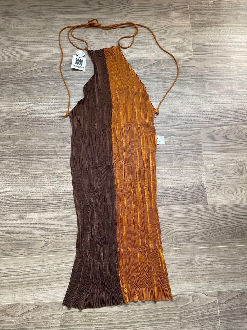 im product ISSEY MIYAKEプリーツ エプロンワンピース