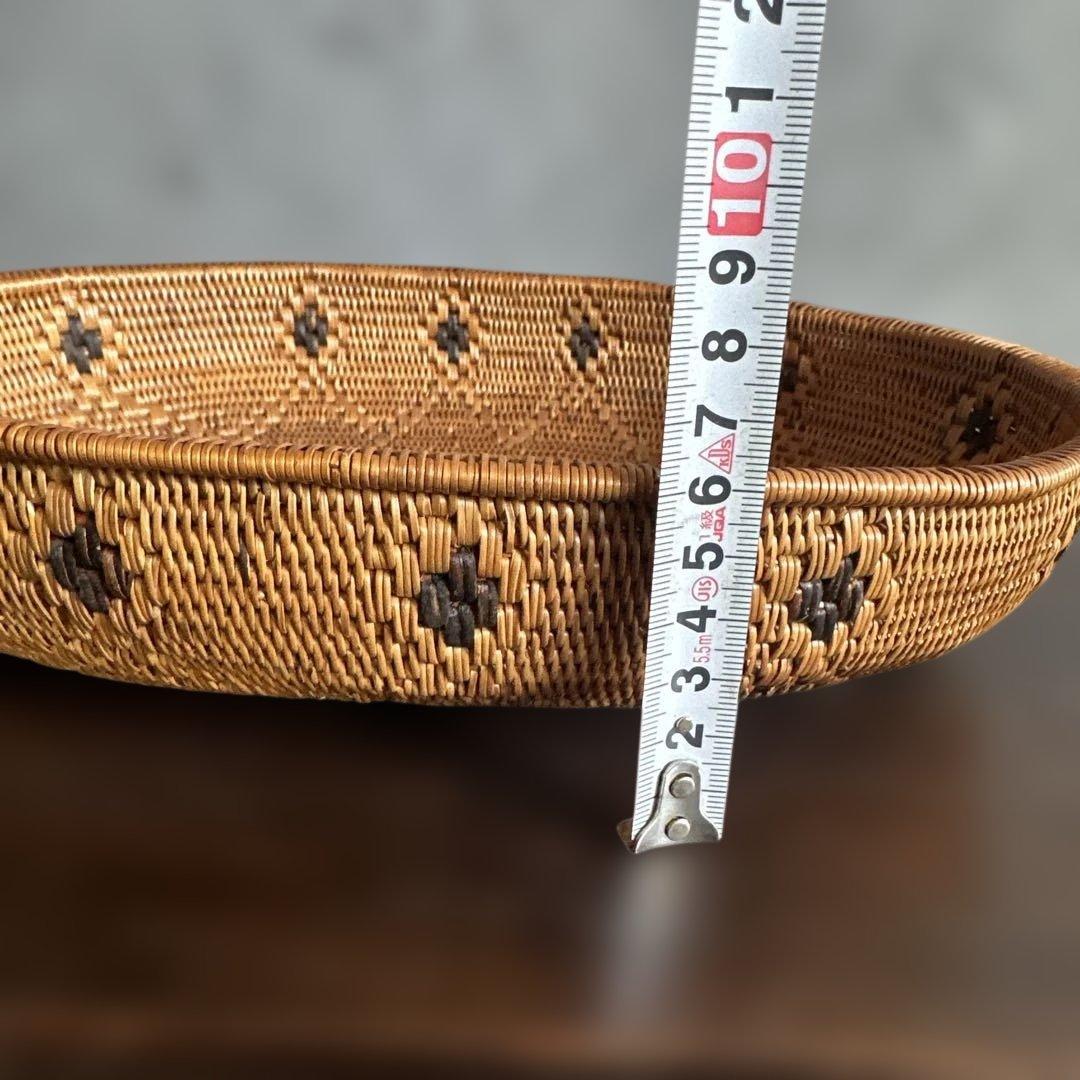 アタ　楕円形バスケット 中型 黒い模様入り