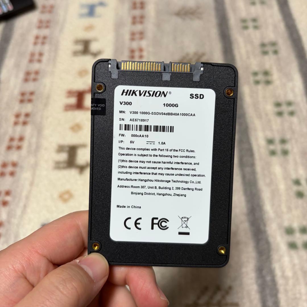 2.5インチ SSD 1TB HIKVISION SSD V300