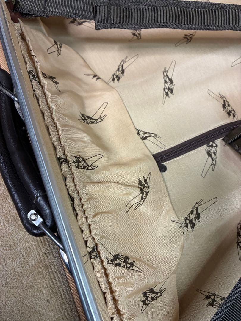 リモワ　クラシックフライト974.70 78ℓキャリーケース TSAロック付き