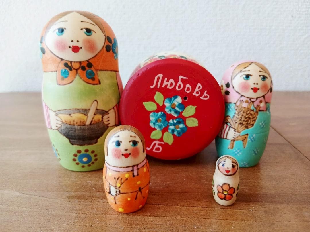 【LYH075】北欧ロシア雑貨 リューバ作のマトリョーシカ　ぶた