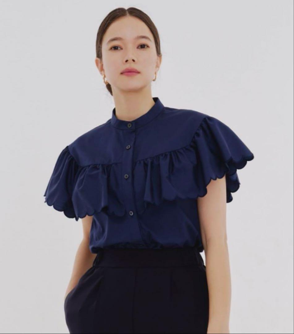 yori ヨリ スカラップスリーブブラウス　38 ネイビー