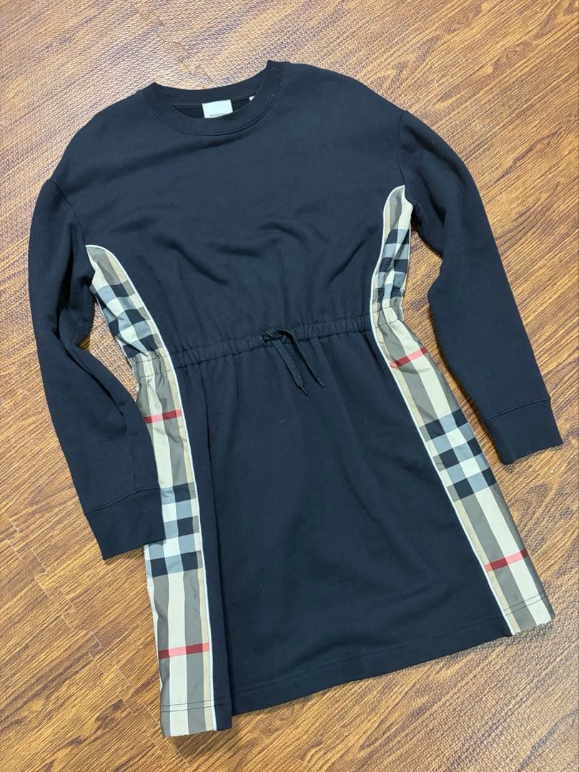 本日価格　バーバリーチルドレン　トレーナー ワンピース　１２Ｙ