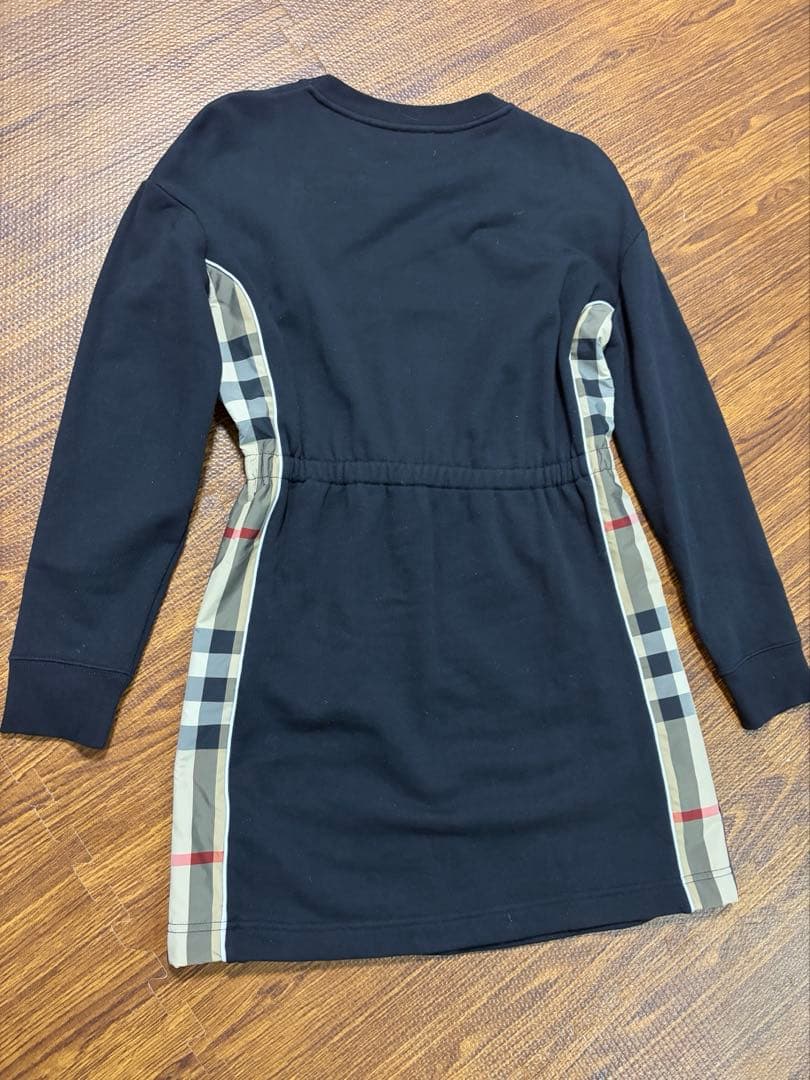 本日価格　バーバリーチルドレン　トレーナー ワンピース　１２Ｙ