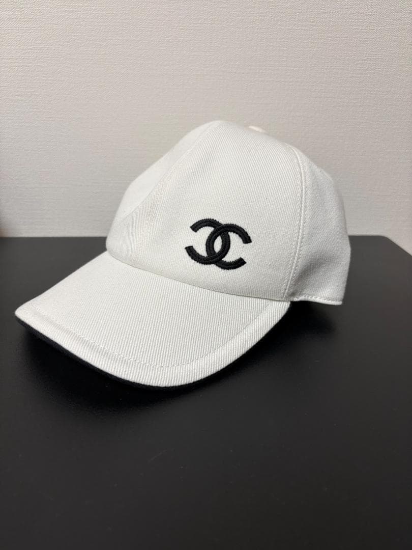 CHANEL ホワイト ベースボールキャップ