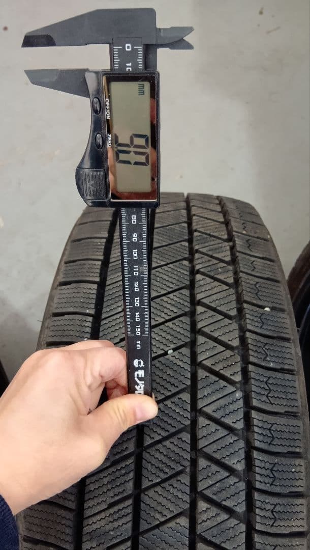 BRIDGESTONE 225/45R18 23年製　冬タイヤ　【No.①】