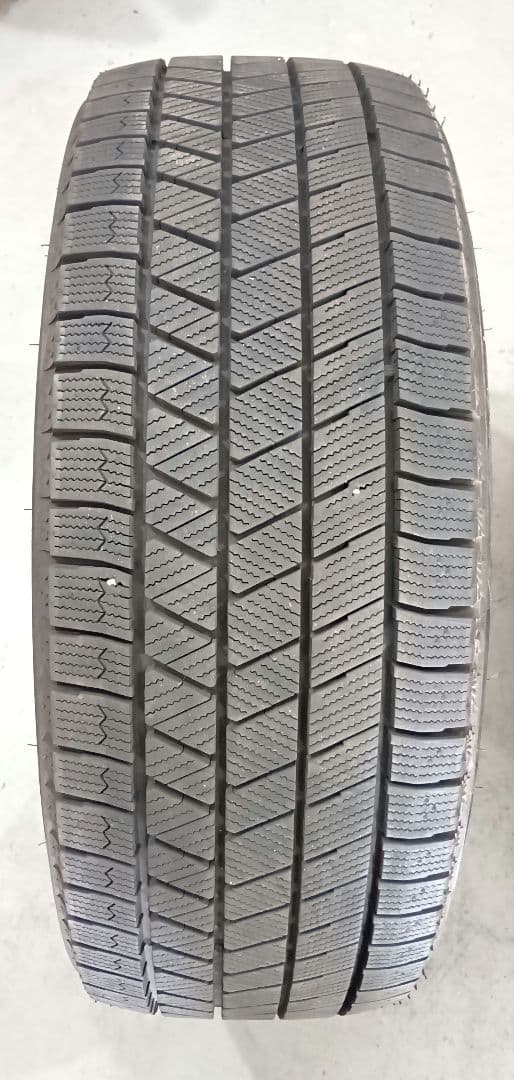 BRIDGESTONE 225/45R18 23年製　冬タイヤ　【No.①】