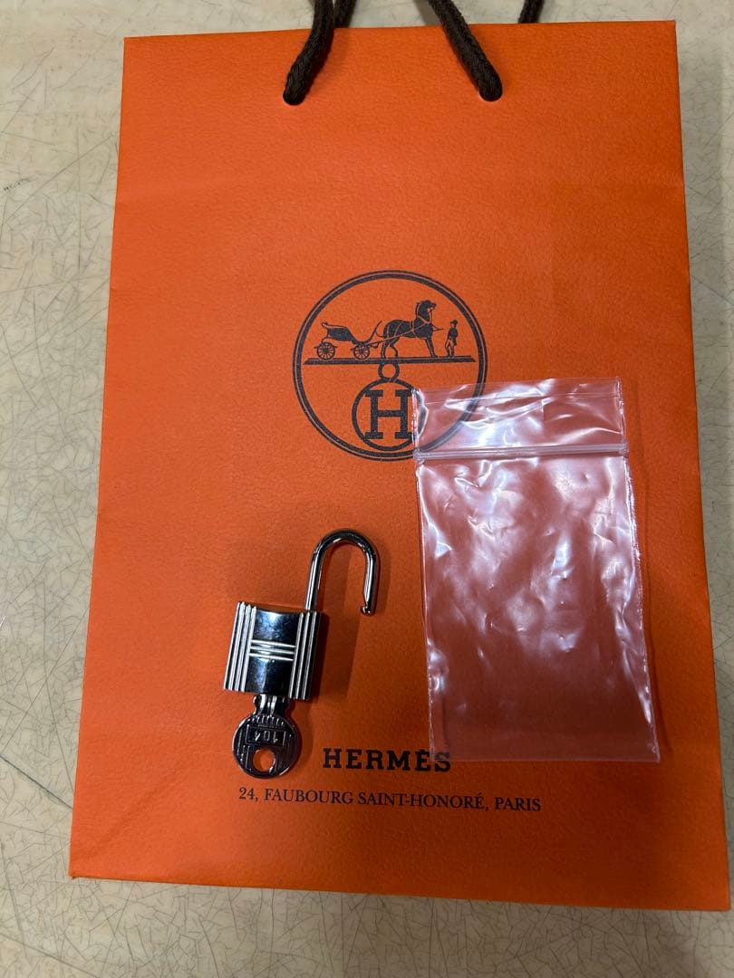 HERMES カデナ　カギ付き104