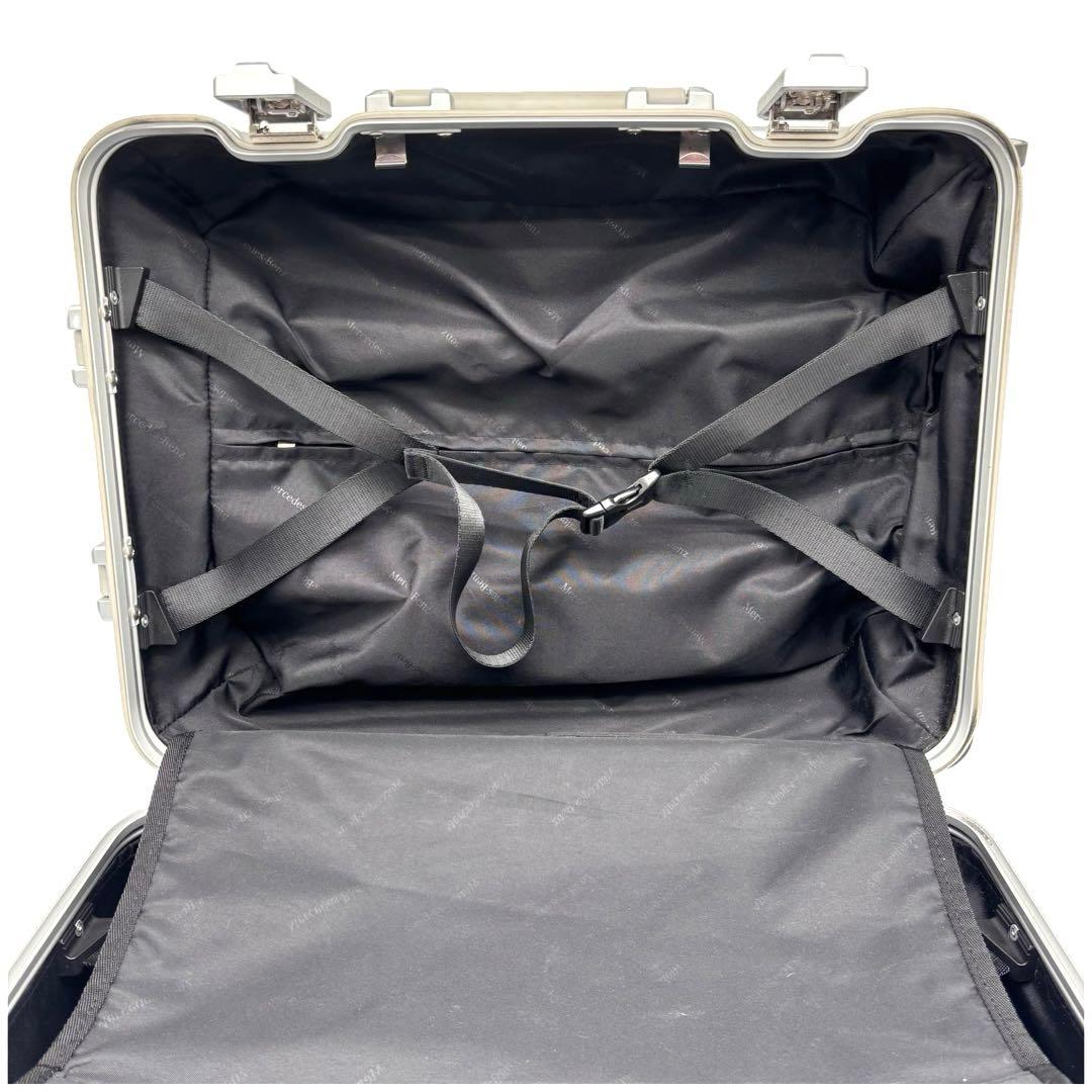 ✨良品✨メルセデスベンツ　アルミ　キャリーケース　TSAロック搭載　32L　4輪