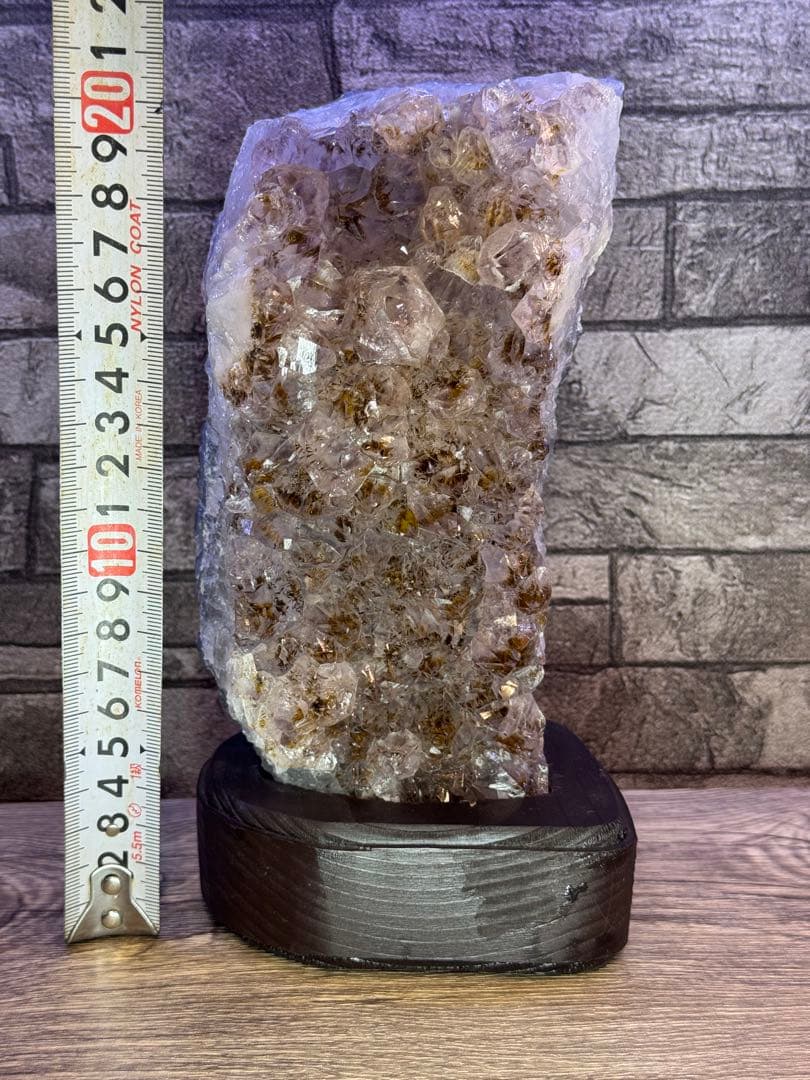 カコクセナイトインアメジスト　クラスター　原石 アメジストドーム