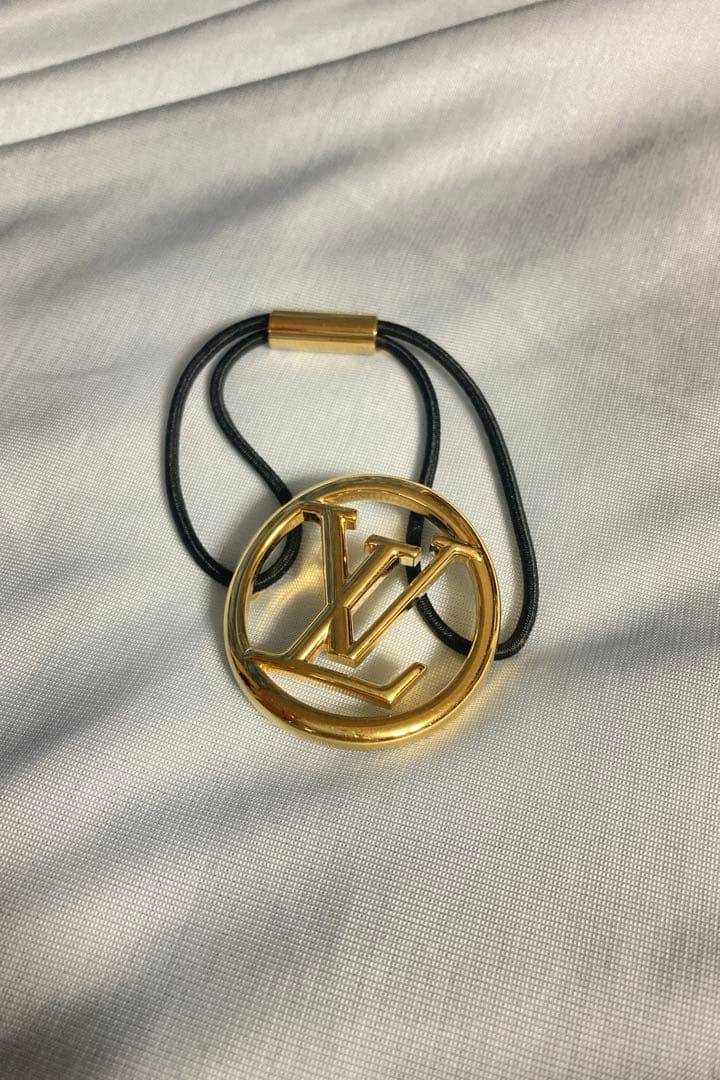 やまにゃん LOUIS VUITTON M00760エラスティックルイーズ