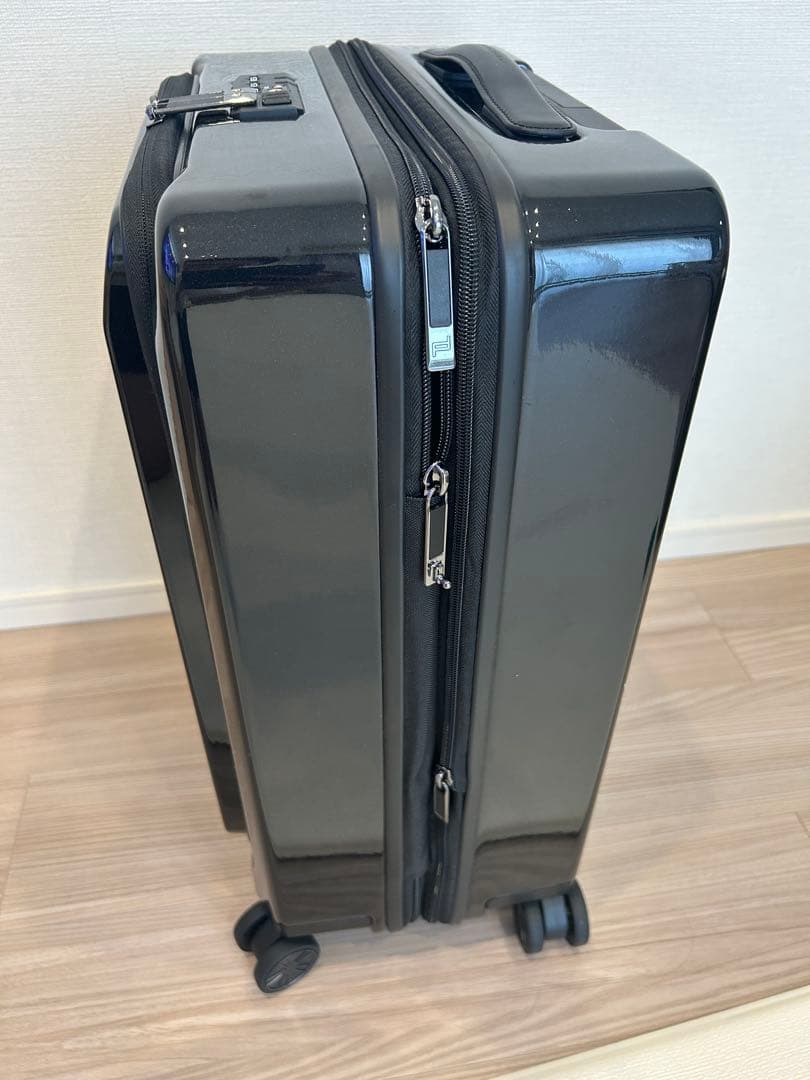9月6日7日限定価格　ポルシェスーツケース　ブラック 新品未使用.確実本物