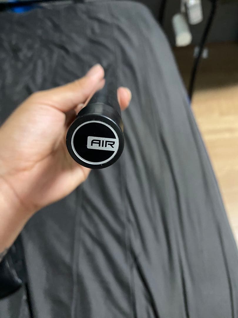 プレデターAIR RUSH レッドビリヤードキュー