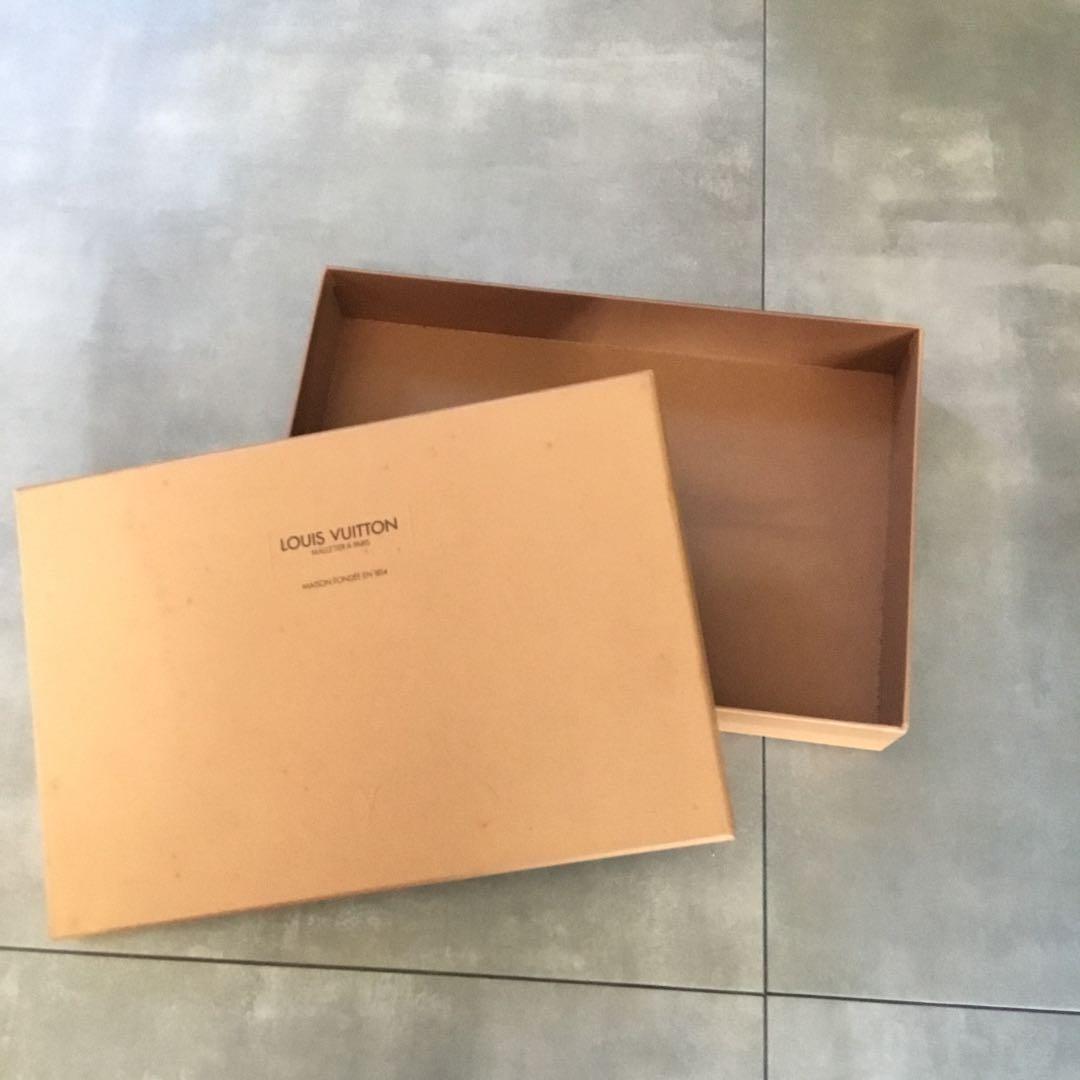 LOUIS VUITTON 11枚,2箱セット