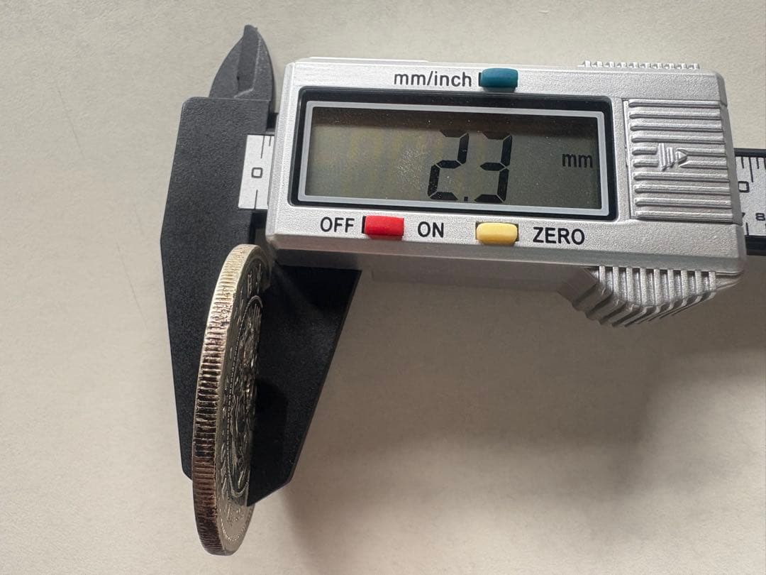 山*郎様 【本物保証】特年　大型　一圓銀貨　明治11年銘　深彫　希少貨幣　修正有