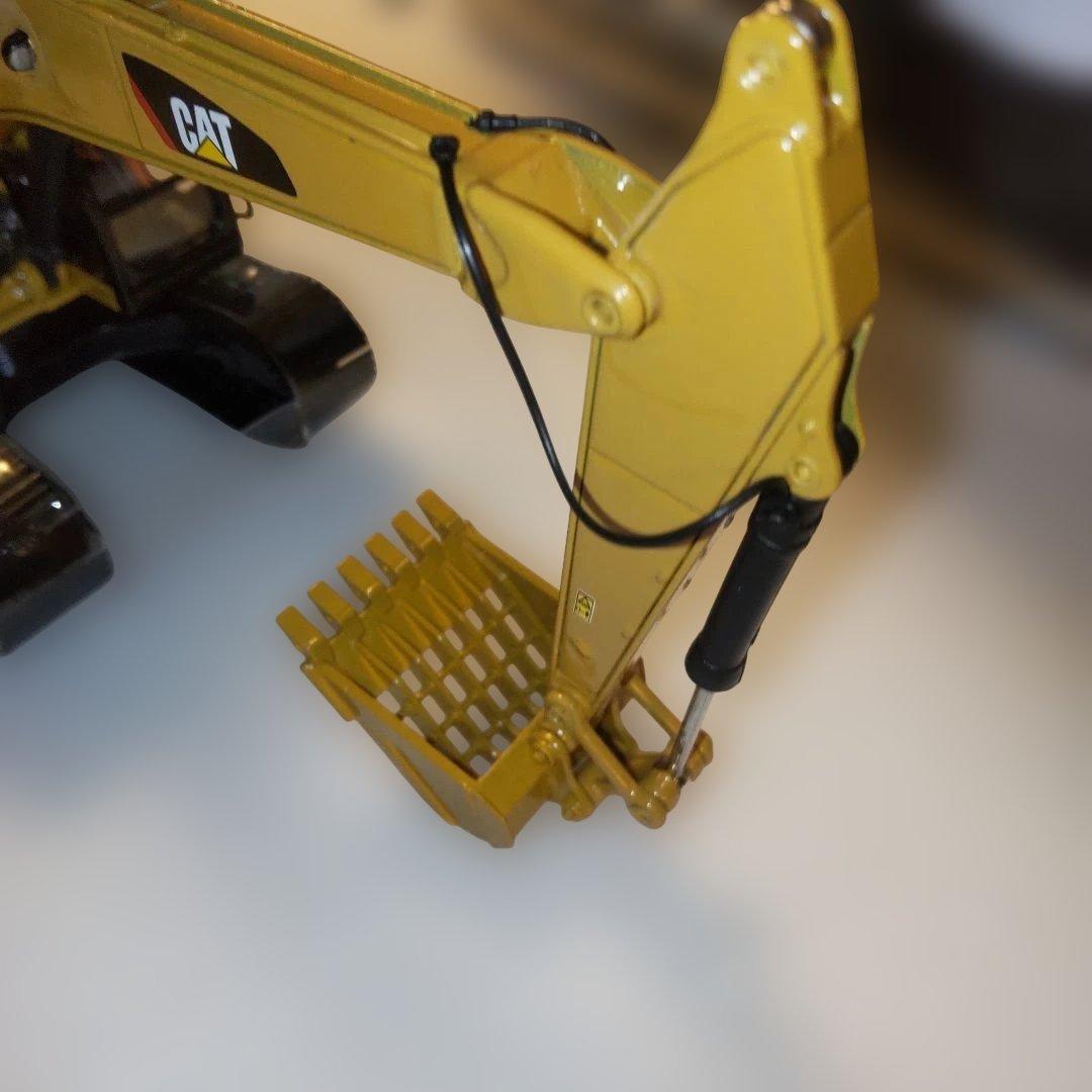 キャタピラー建機　CAT 320F L スケルトンバケット1/50