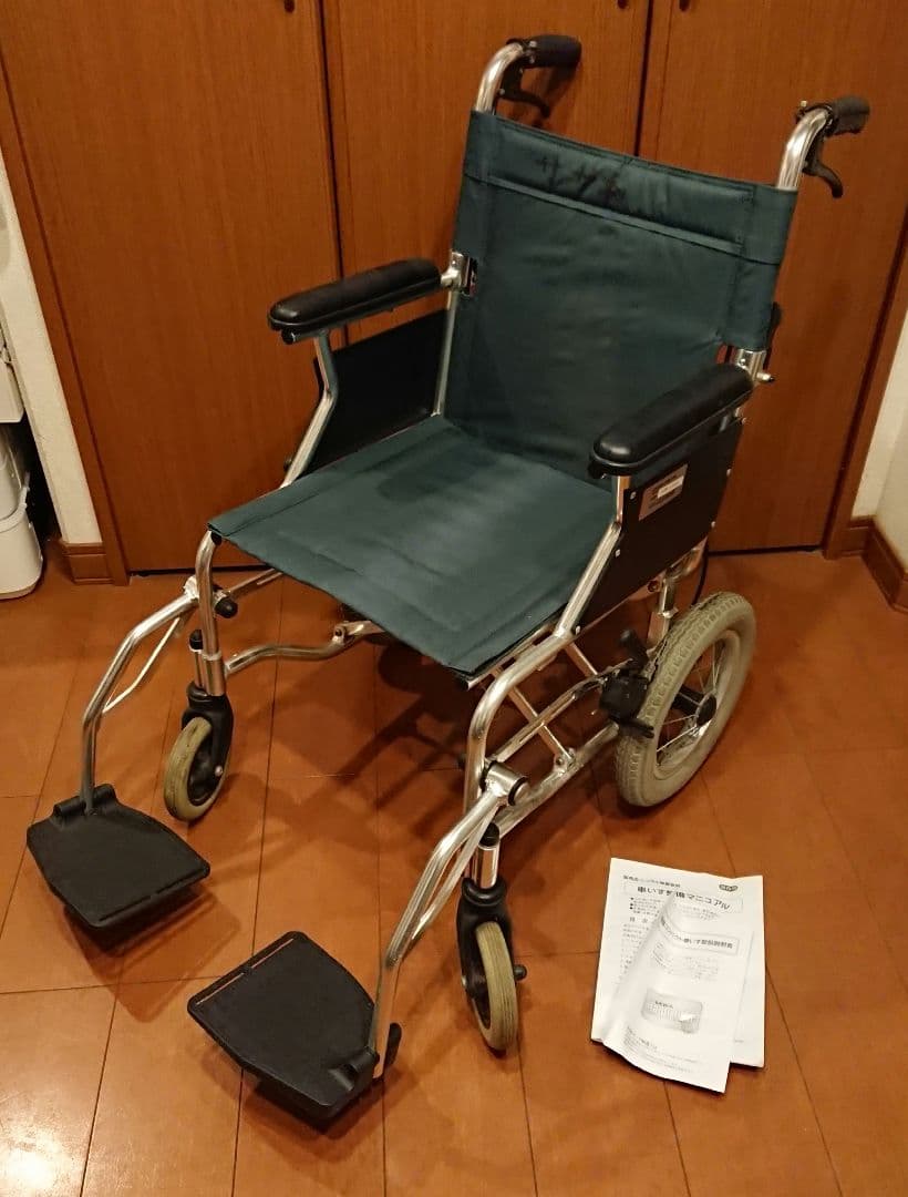 【美品】MIWA 介助式車いす HTB 12 折りたたみ 軽量 介護用