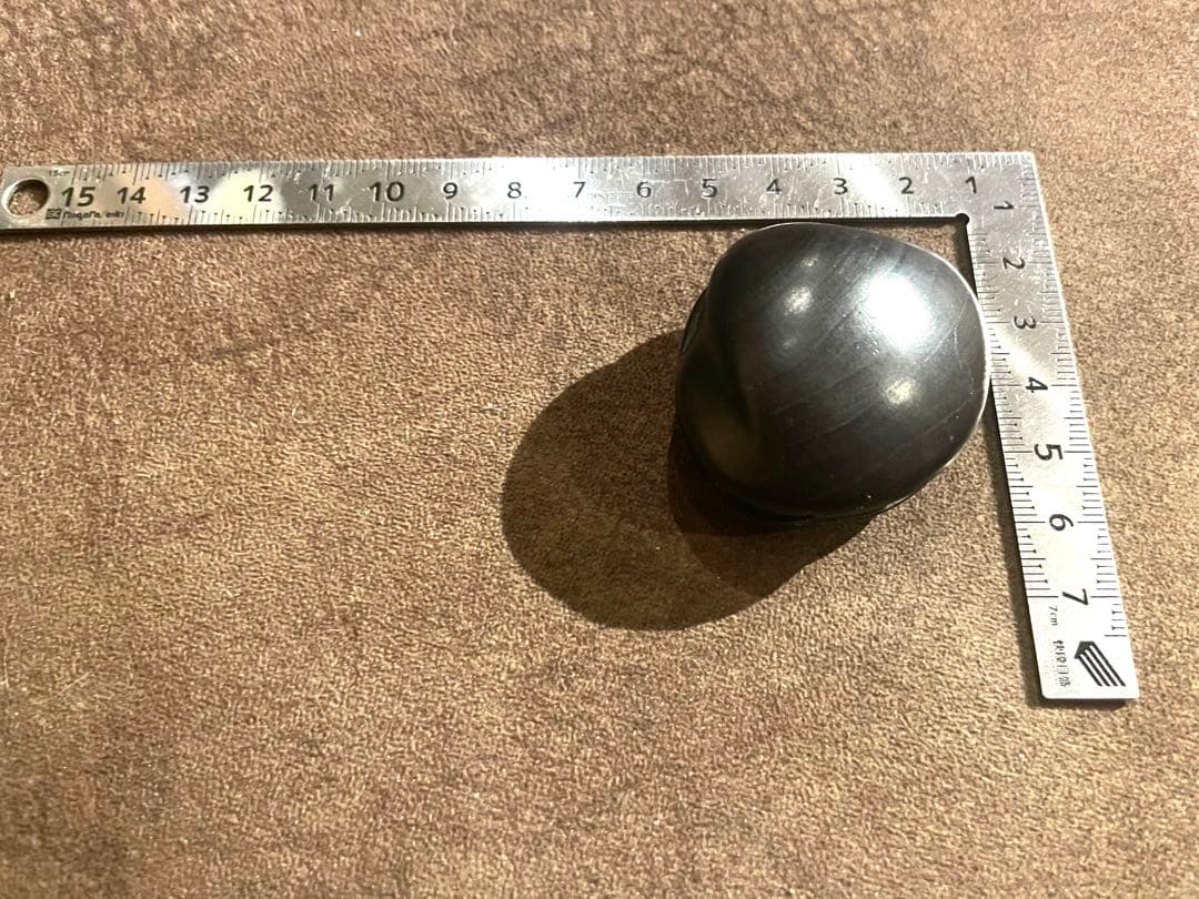 ⚫️新年セール⚫️ 名工 玉光銘 細密彫刻 蛤根付 木製