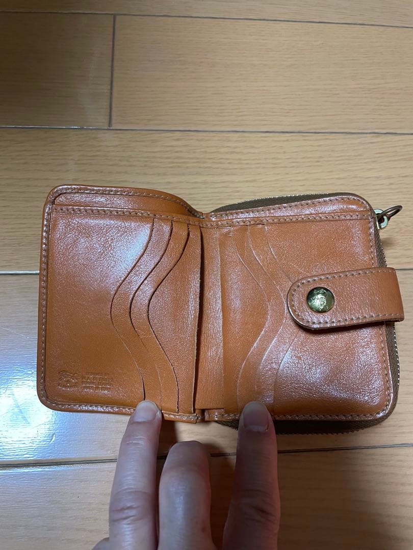 美品　イルビゾンテ 二つ折り 財布 レザー キャメル ラウンドジップ　ブラウン