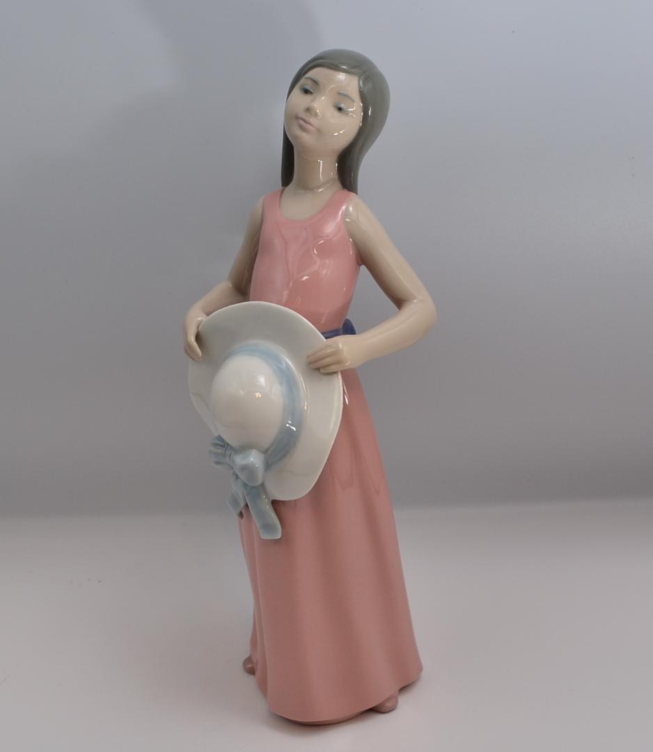 帽子をもつパメラ　他　2体おまとめ　★リヤドロ　スペイン　ポーセリン　ご成約済み