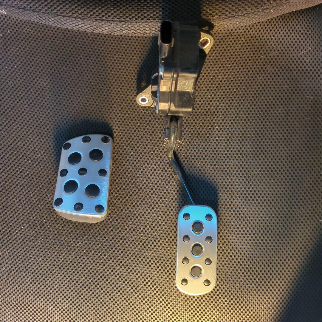 プリウスPHVGRスポーツ 純正アクセルペダル＆アルミブレーキペダルパット2点