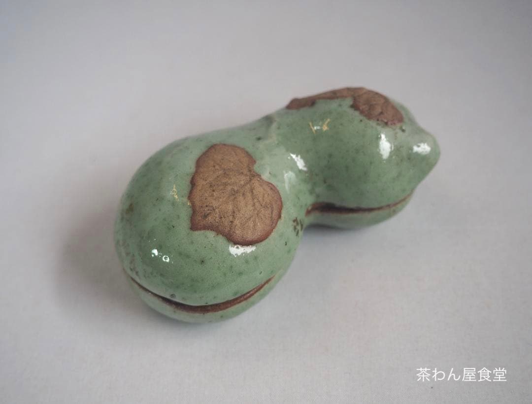 2代 眞清水蔵六　瓢形香合（共箱）