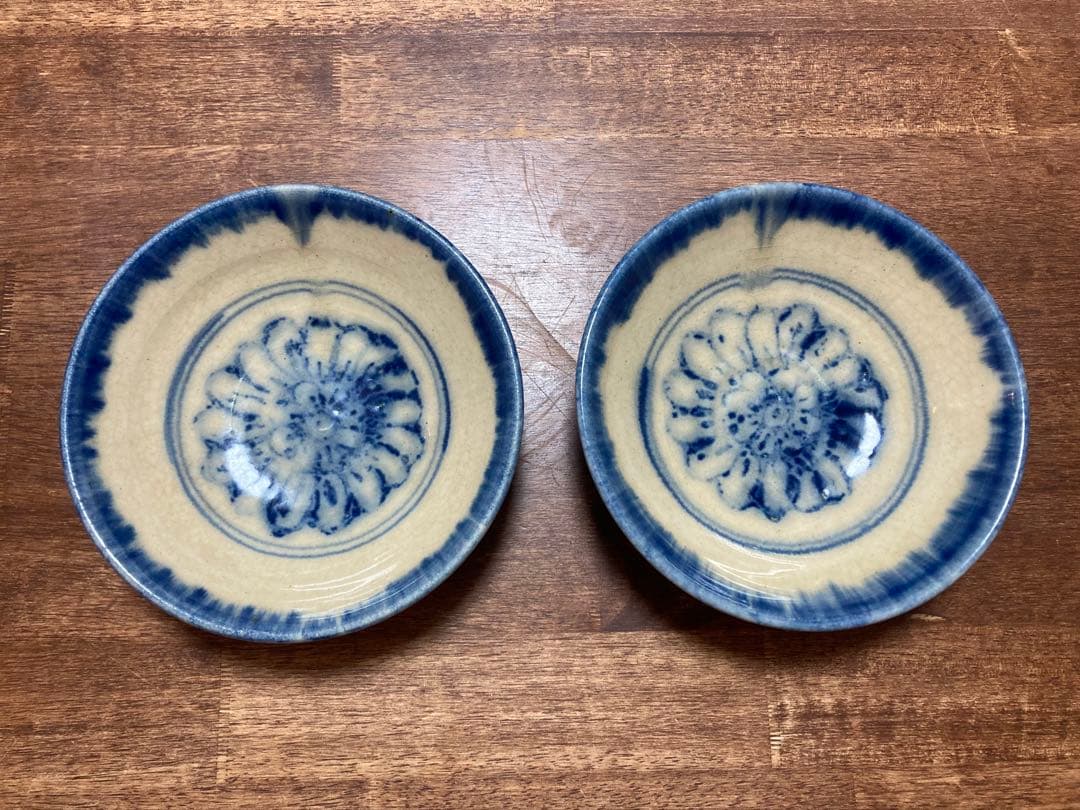伊藤聡信　花模様の陶器小皿2枚セット