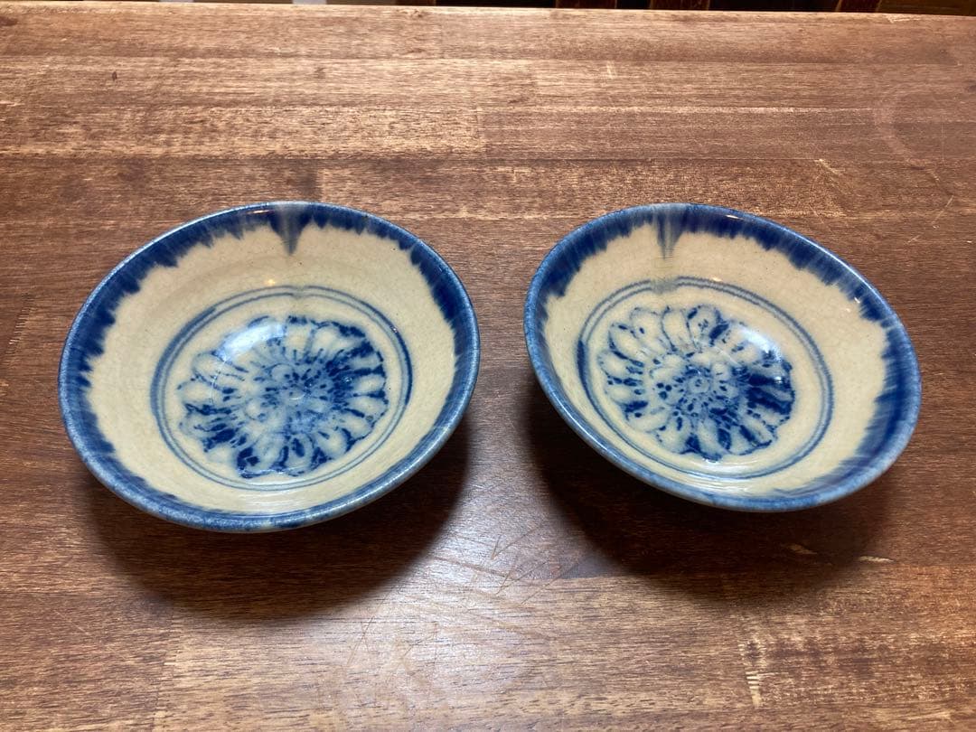 伊藤聡信　花模様の陶器小皿2枚セット