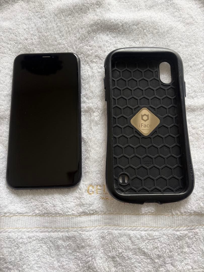 iPhone XR 本体　128GB バッテリー87% SIMフリー