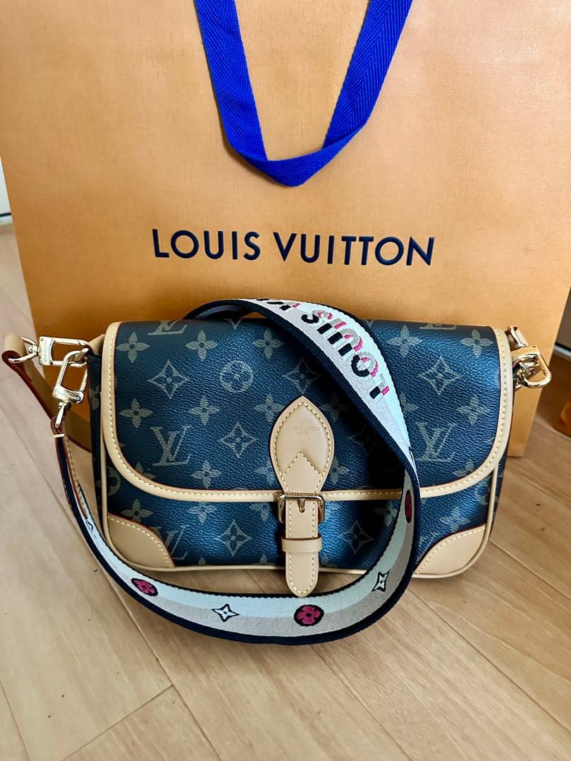 極美品LVノベルティ アンティーク ショルダーバッグ