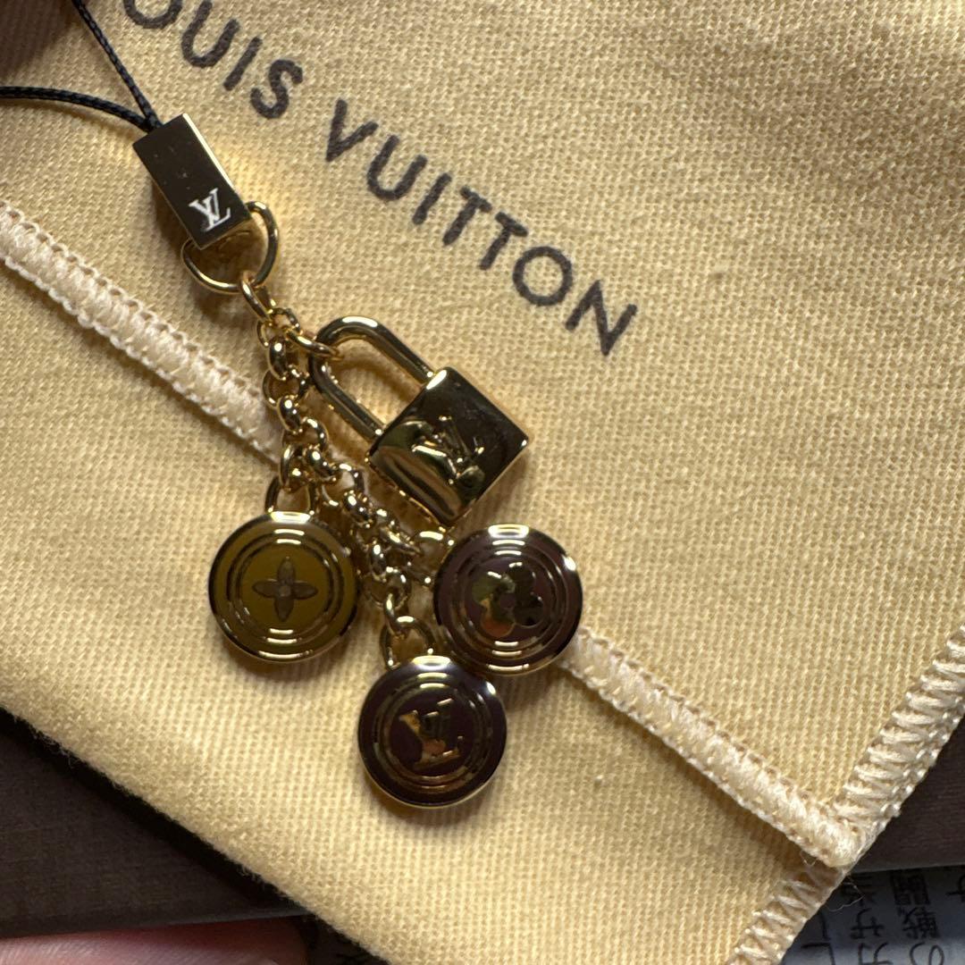 LOUIS VUITTONルイヴィトン　キーホルダー　【未使用品】