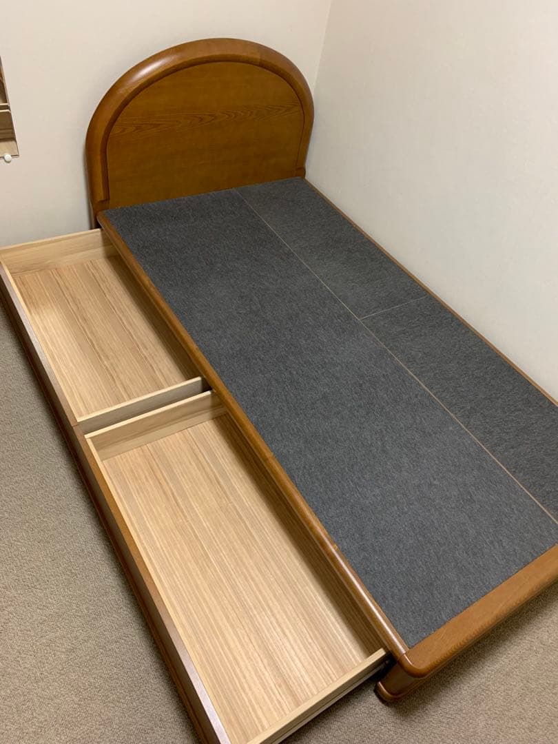 Serta シングルベッドフレーム (名古屋に取りに来て頂ける方向け)