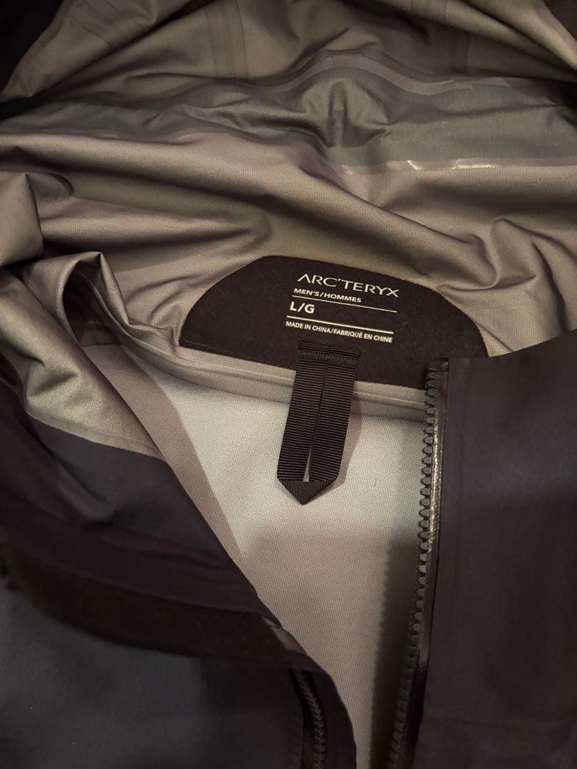 アークテリクス　ベータジャケット ブラック　サファイア（濃い紺色）Lサイズ