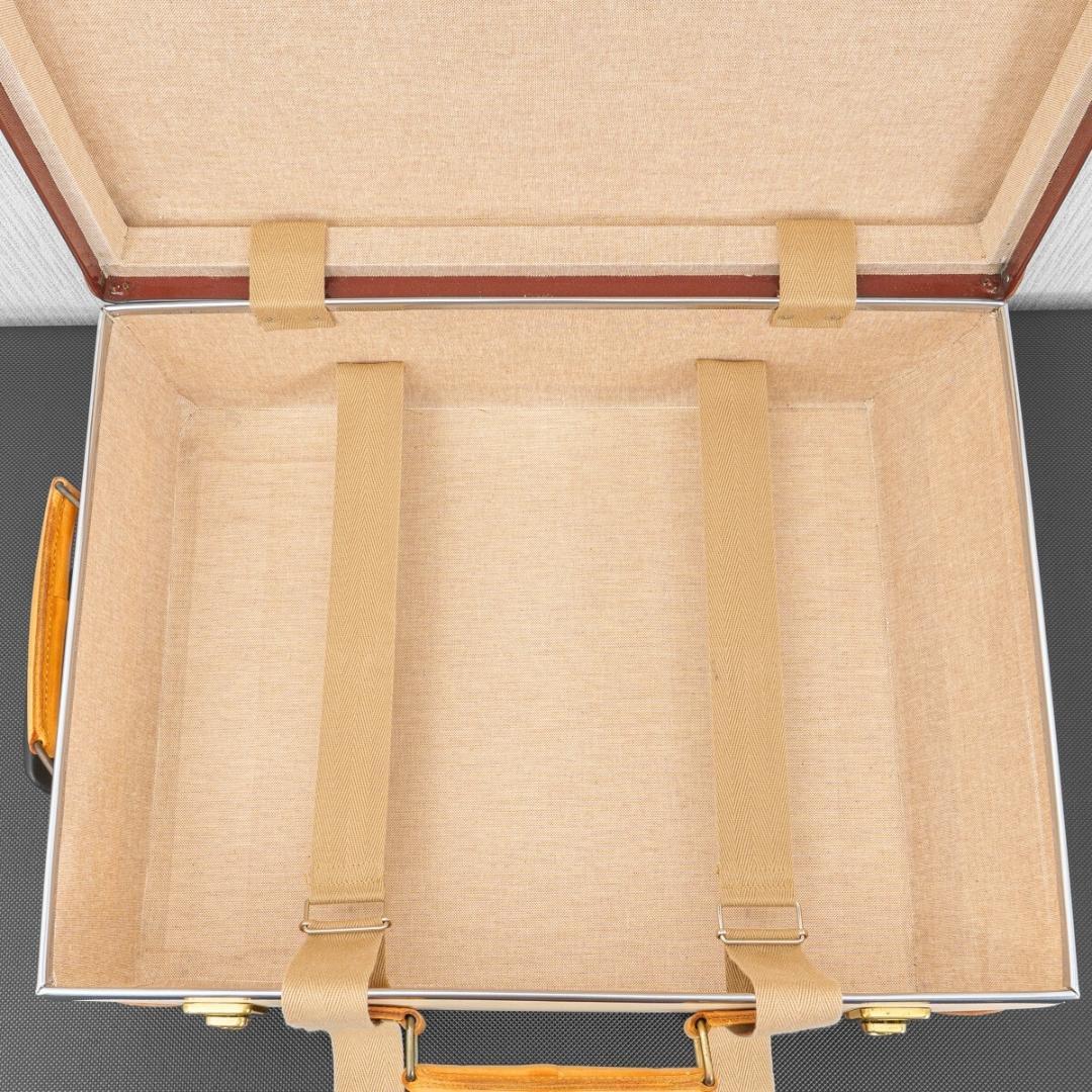 グローブトロッター サファリ 18インチ スモールキャリーオン アイボリー