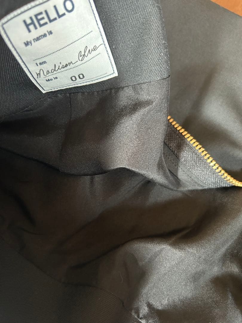 マディソンブルー黒スカート
