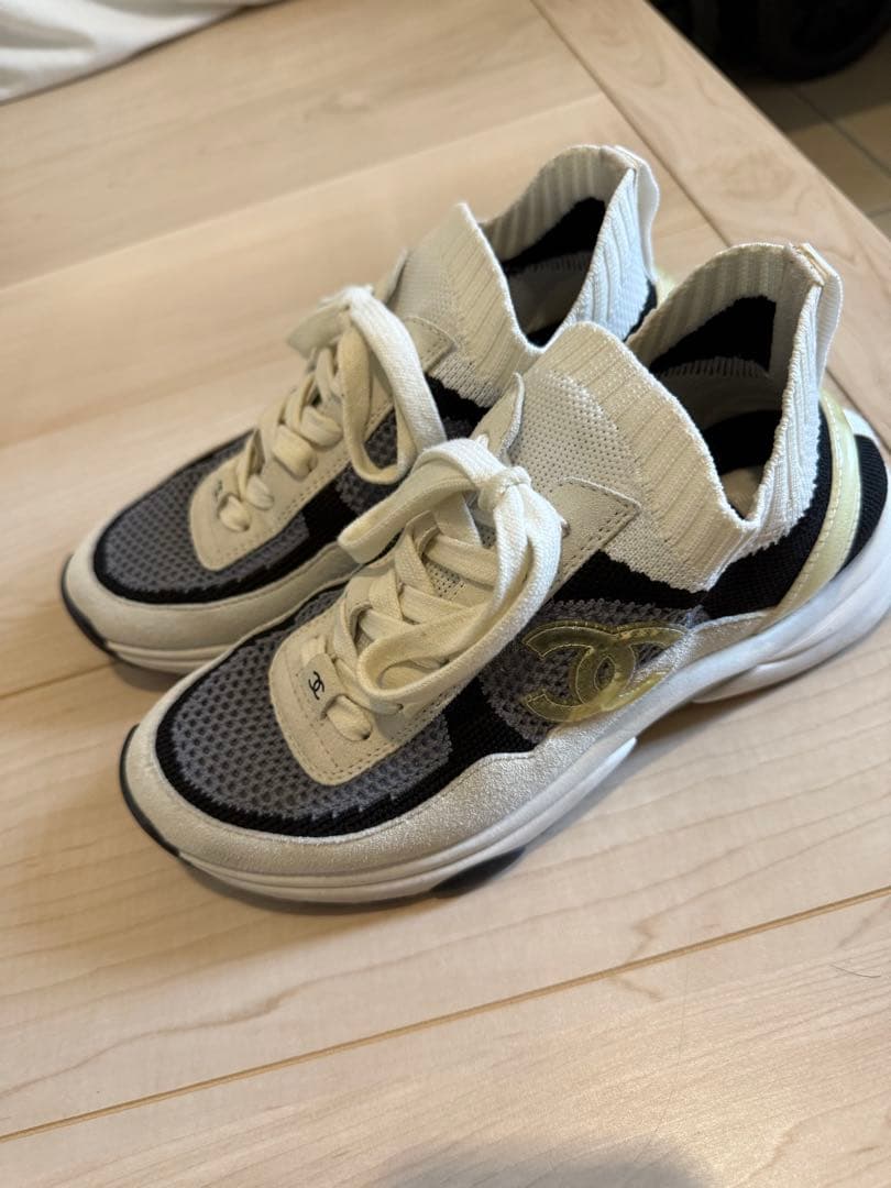 CHANELスニーカー