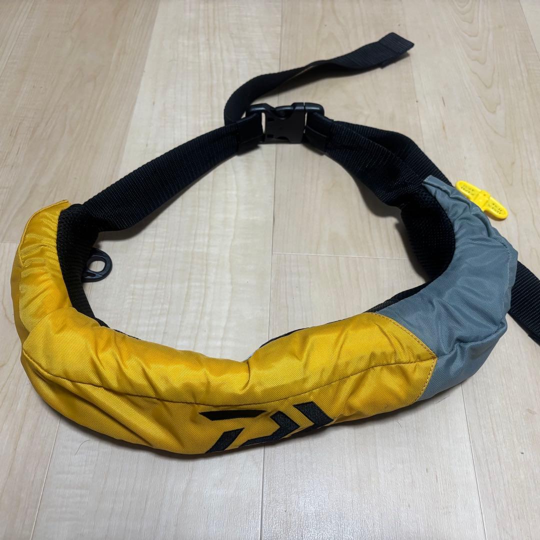 ダイワ DF-2709 インフレータブルライフジャケット マスタード