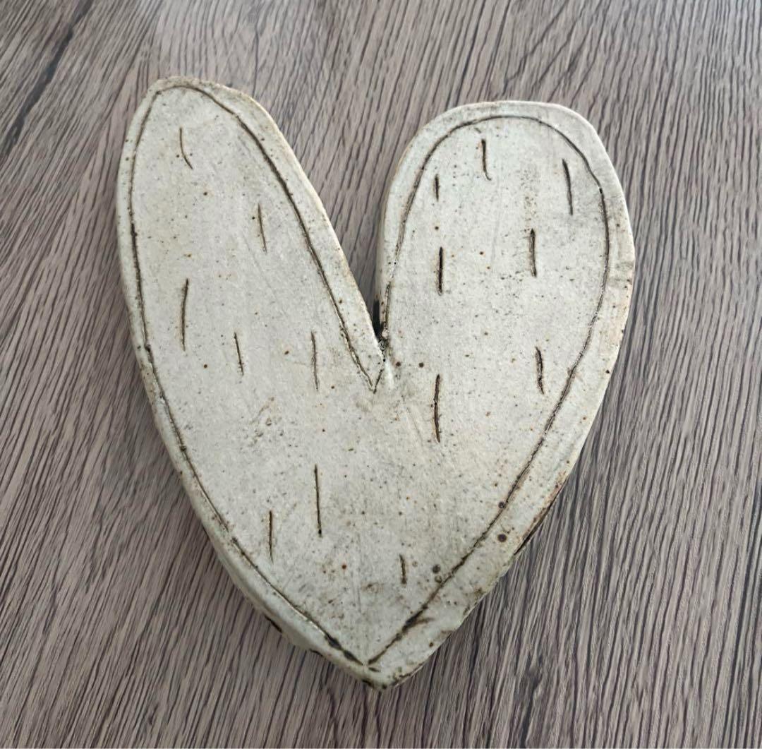 【2020年】ケイトポムフレット ハート型　陶板