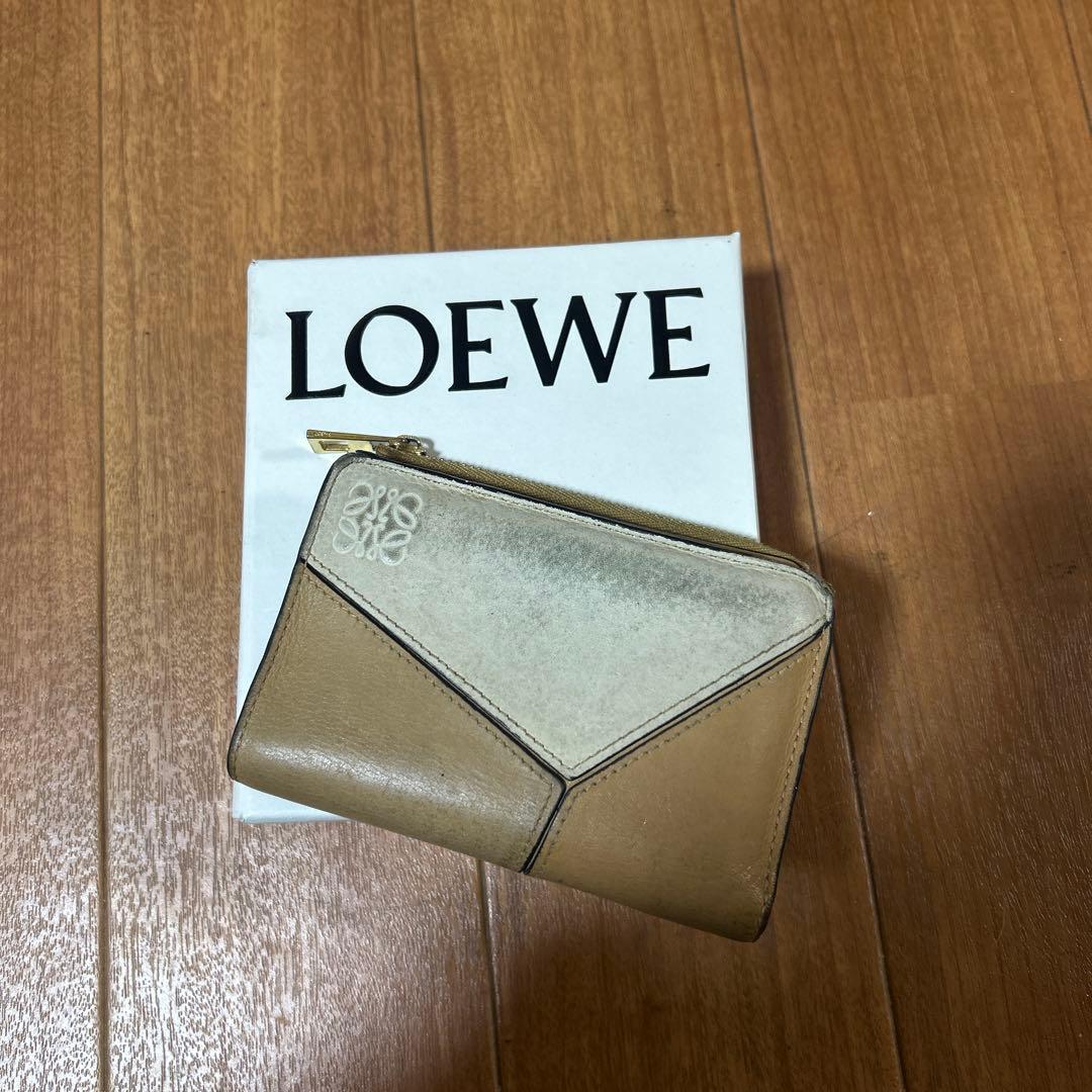 LOEWE ベージュ 二つ折り財布