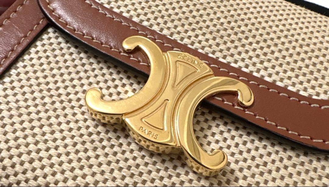 ミ*ケ様 【極美品】CELINE スモールフラップウォレット トリオンフ ナチュ