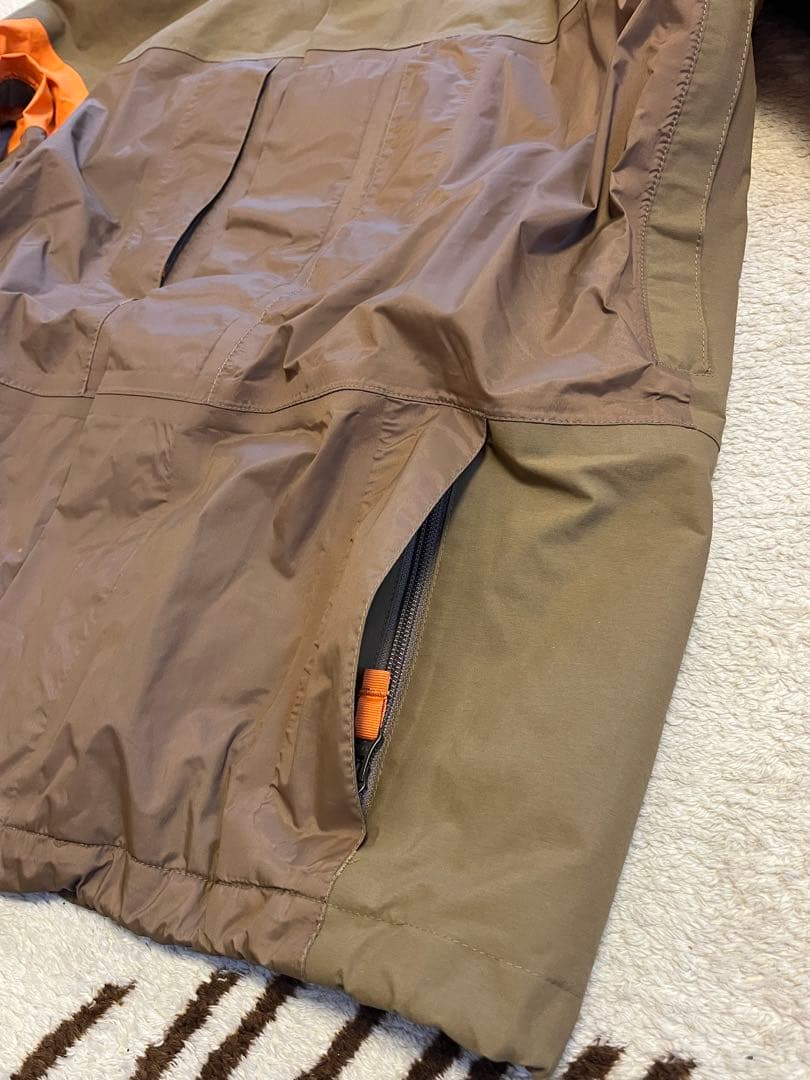 e*W様 バートン ak ゴアテックス スノボウェア ジャケット S