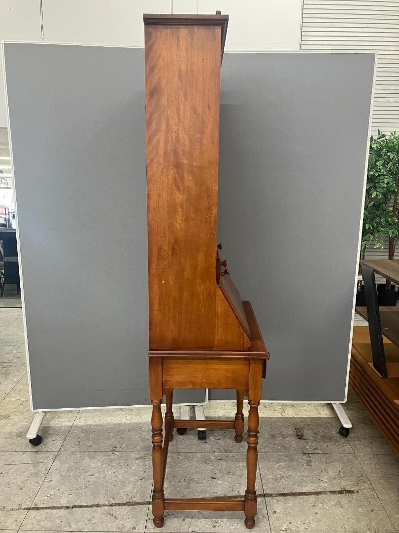 横浜ダニエル ライティングビューロ ブラウン