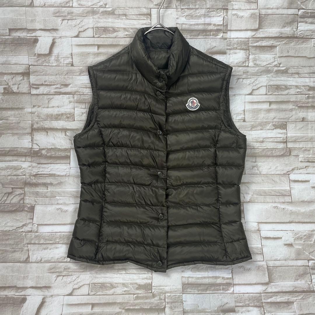 【良品】モンクレール★LIANE　リアンヌ　ダウンベスト　ワッペン　カーキ　1
