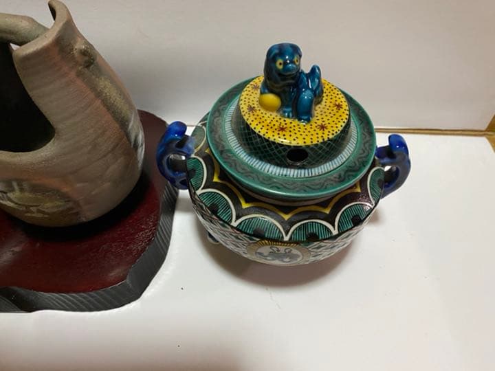 陶芸品置物　角福1点　他2点（台座付き）