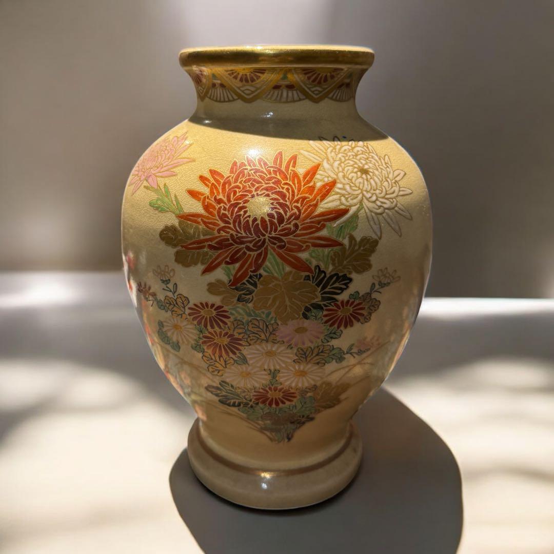 【和風、洋風どちらも合うインテリアに】陶器花瓶 H29xW24(開口部 11)