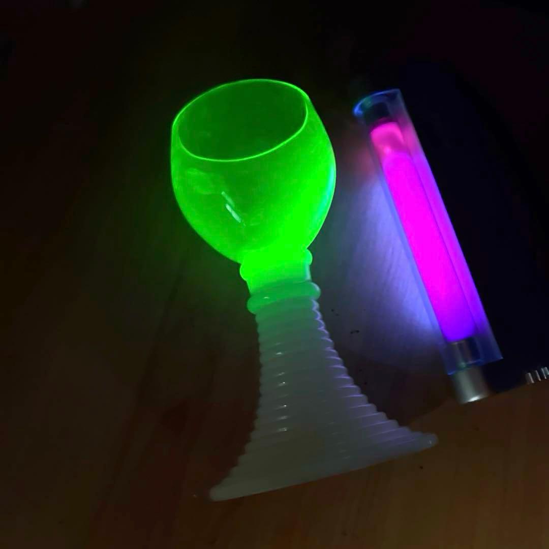 骨董　時代ガラス　超希少　ウラン練りガラス　バイカラー　ワイングラス　レーマー杯