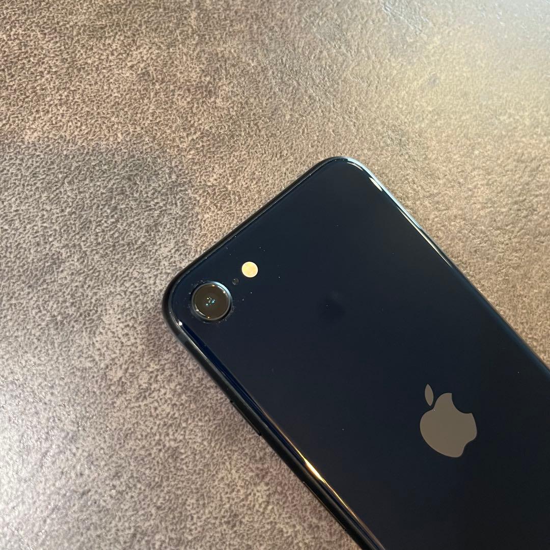 iPhone SE 第3世代 64GB ミッドナイト バッテリー100%